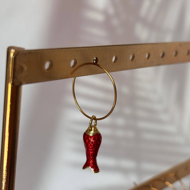 Mix and Match – Boucles d'oreilles simples avec pendentif: Poisson rouge - liberté