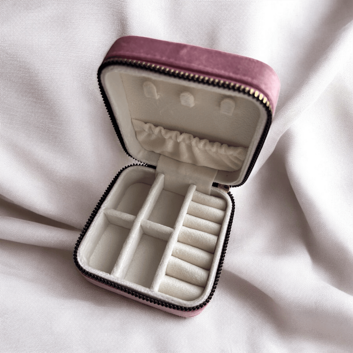 Velvet Heart - Boîte à bijoux de voyage en velours avec broche: Rosa