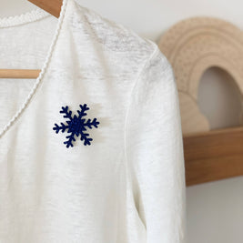 Pin's en paillettes - Flocon de neige: Bleu