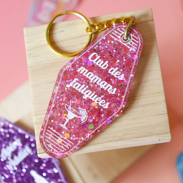 Porte clés Club des mamans fatiguées: Paillettes joie rouge