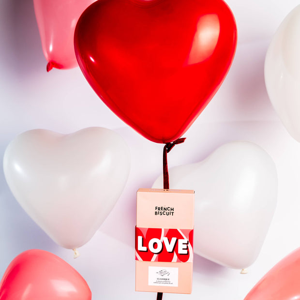 Boîte de 12 biscuits LOVE Saint Valentin