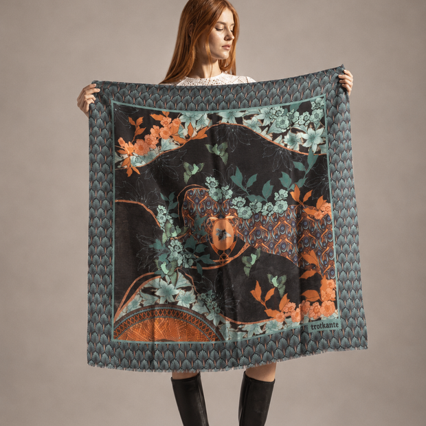 Foulard carré 90x90cm en cachemire imprimé LYS INDIGO