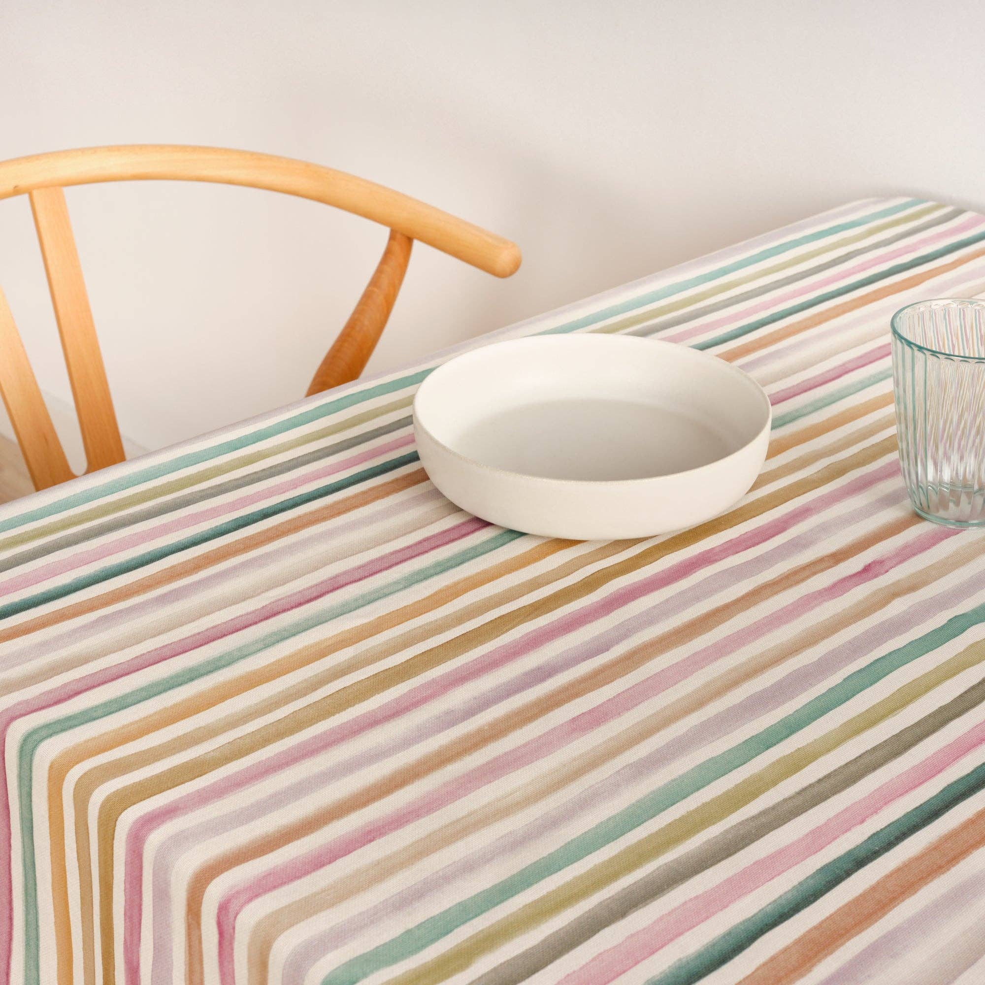 Nappe en résine résistante aux taches Naiara 4-100: 300 x 140 cm