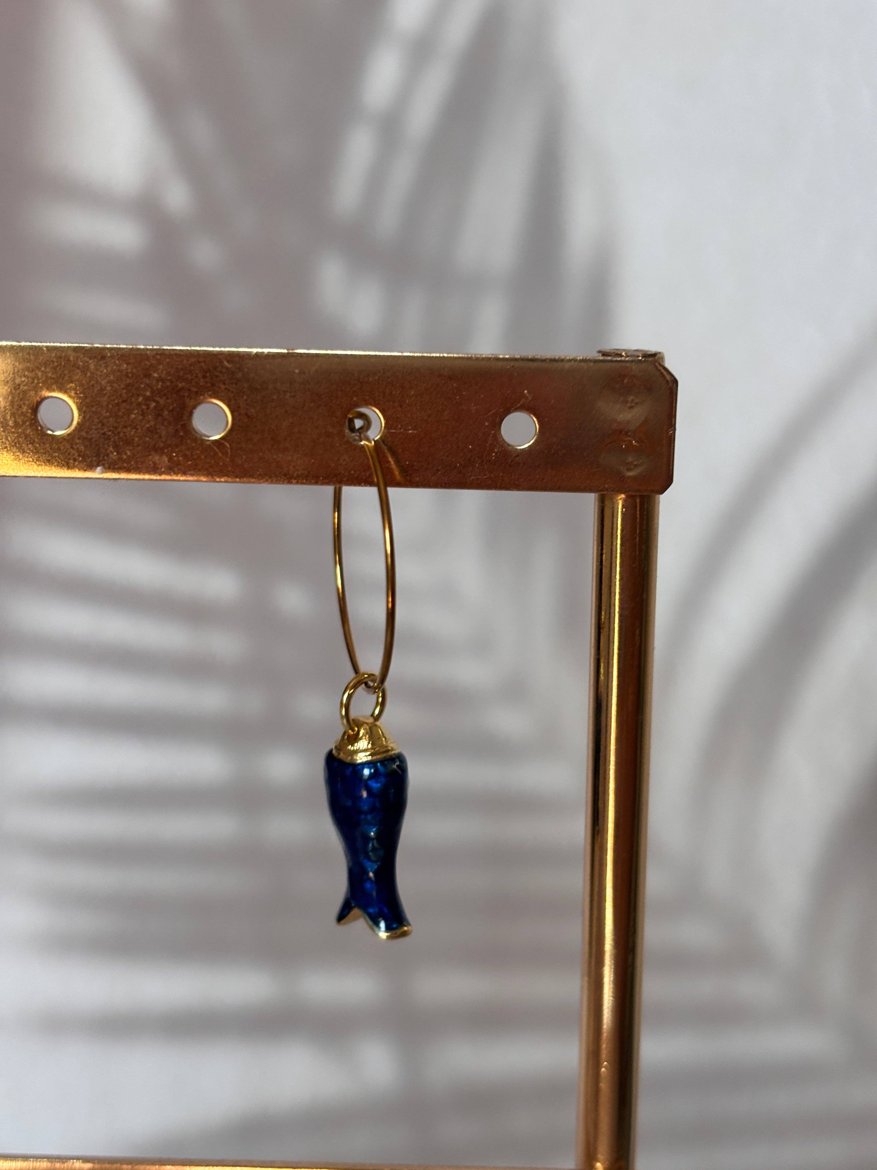 Mix and Match – Boucles d'oreilles simples avec pendentif: Poisson bleu - liberté