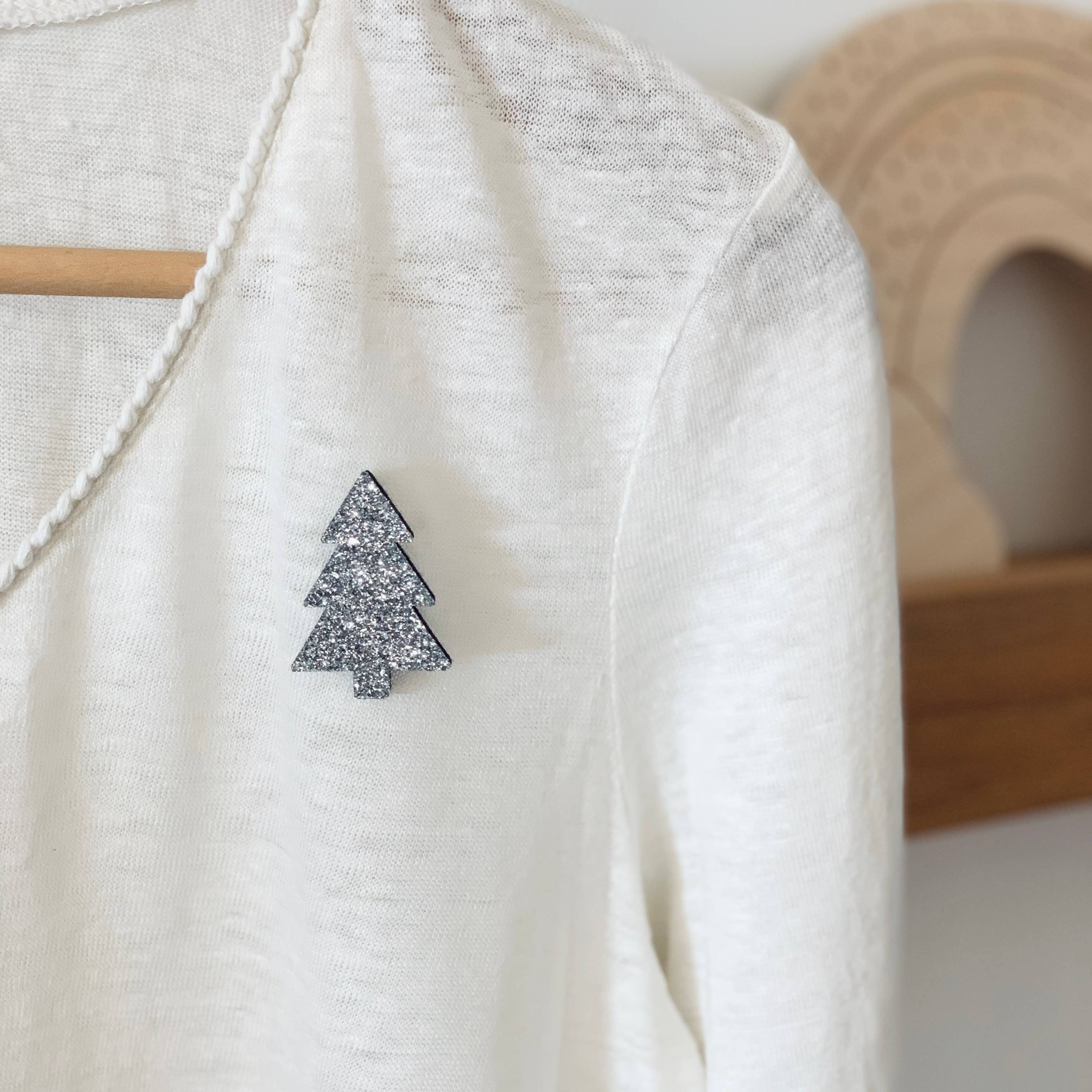 Pin's en paillettes - Sapin plein: Doré
