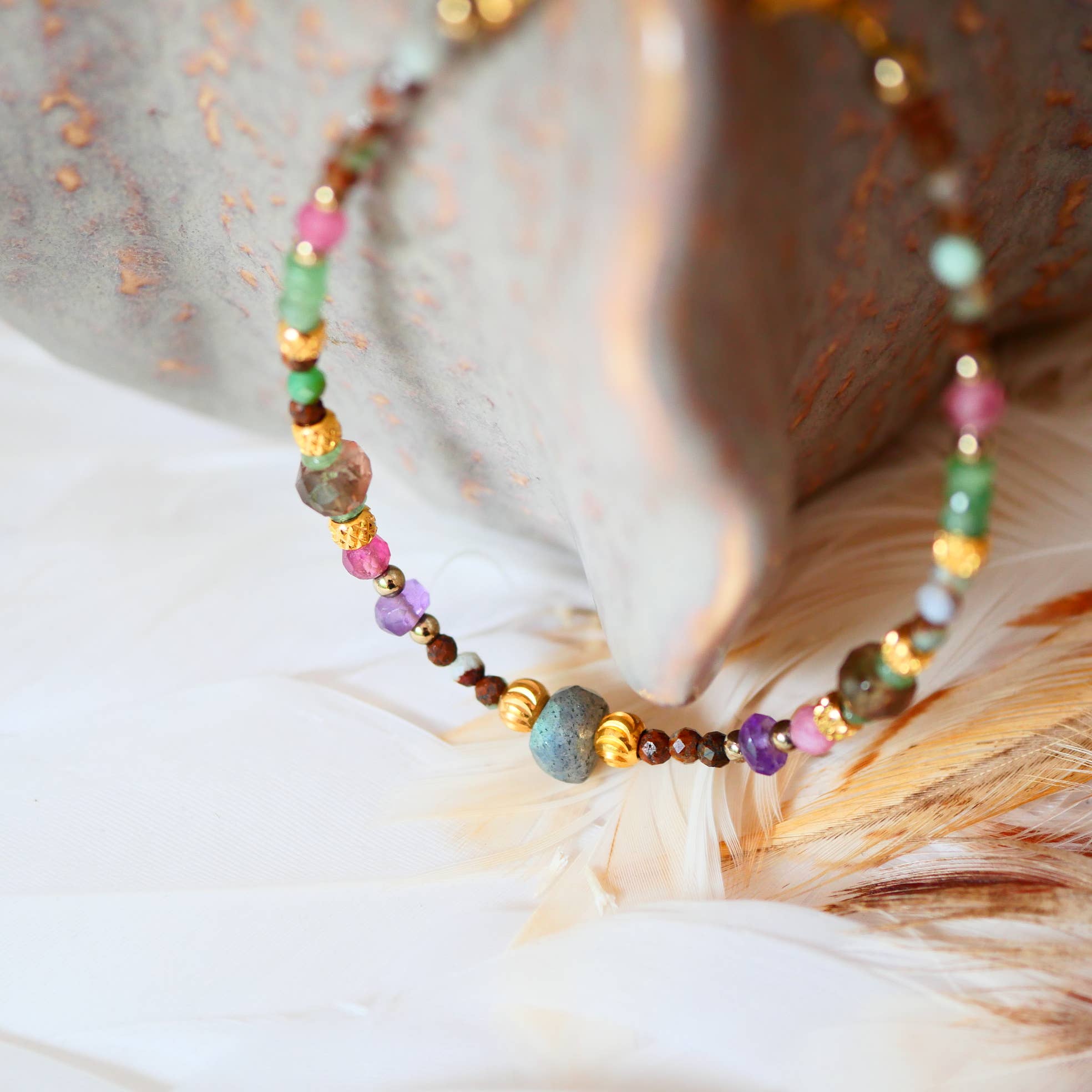 Bracelet NEDA en chrysoprase, andalousite et tourmaline rose