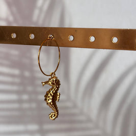 Mix and Match – Boucles d'oreilles simples avec pendentif: Poisson rouge - liberté
