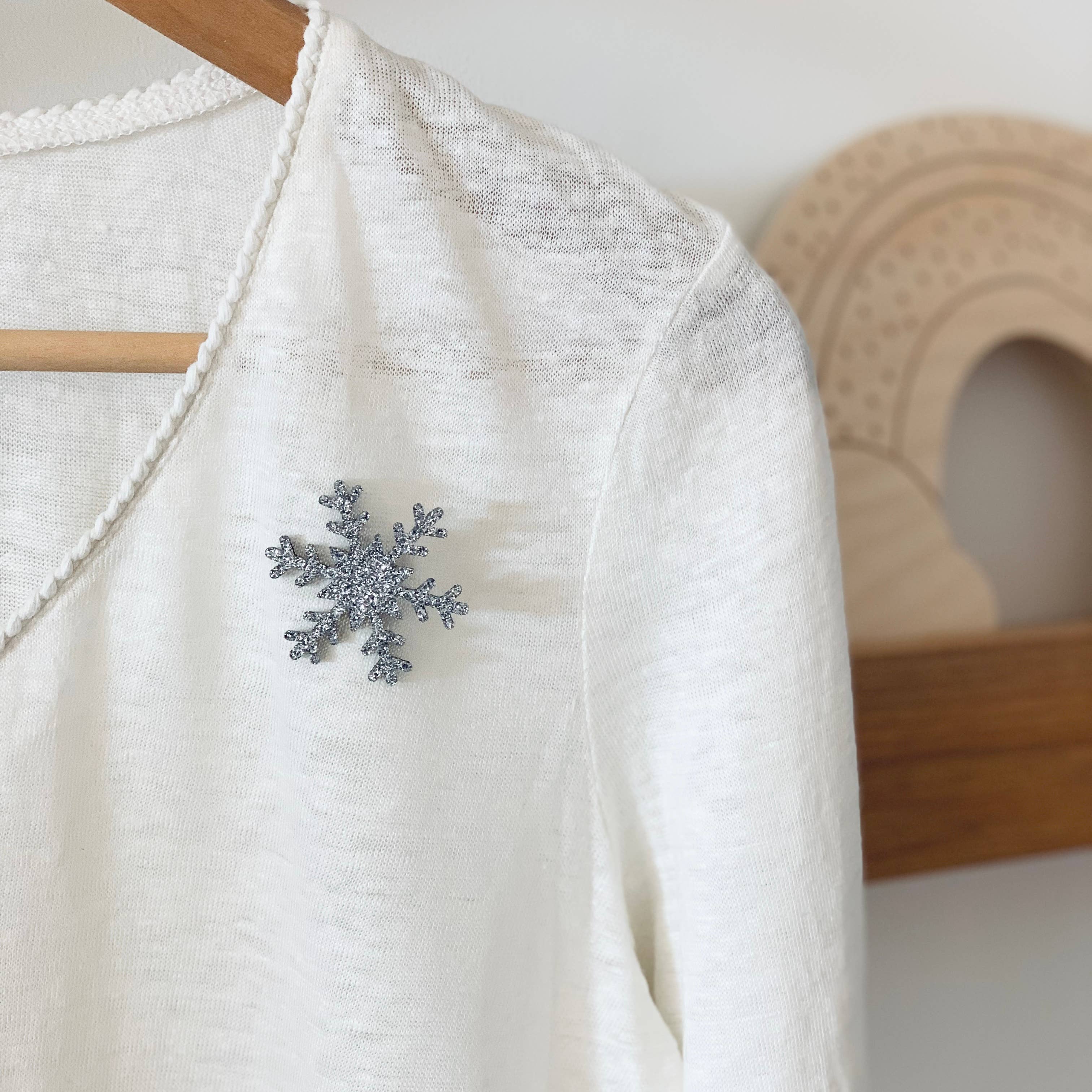 Pin's en paillettes - Flocon de neige: Doré