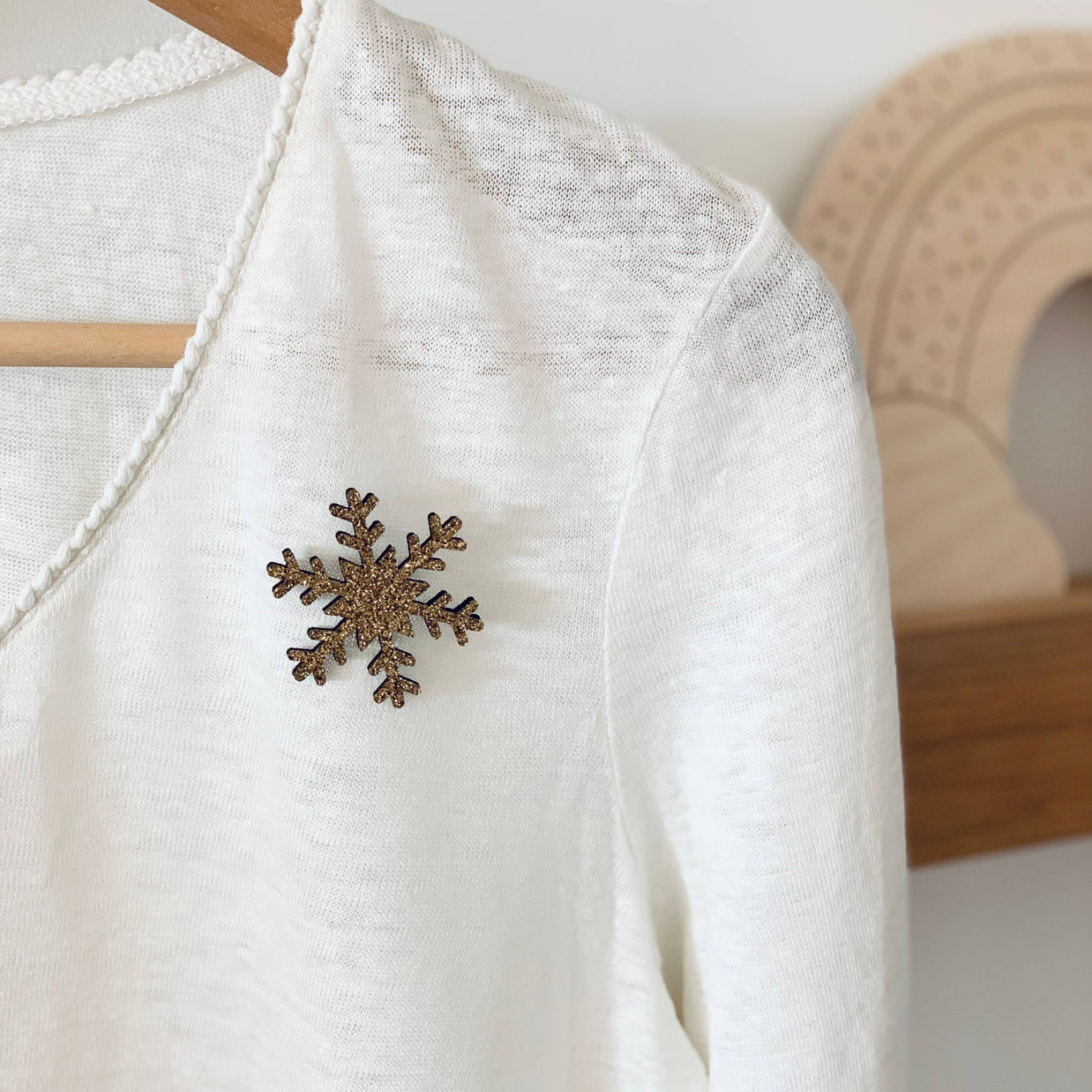 Pin's en paillettes - Flocon de neige: Doré