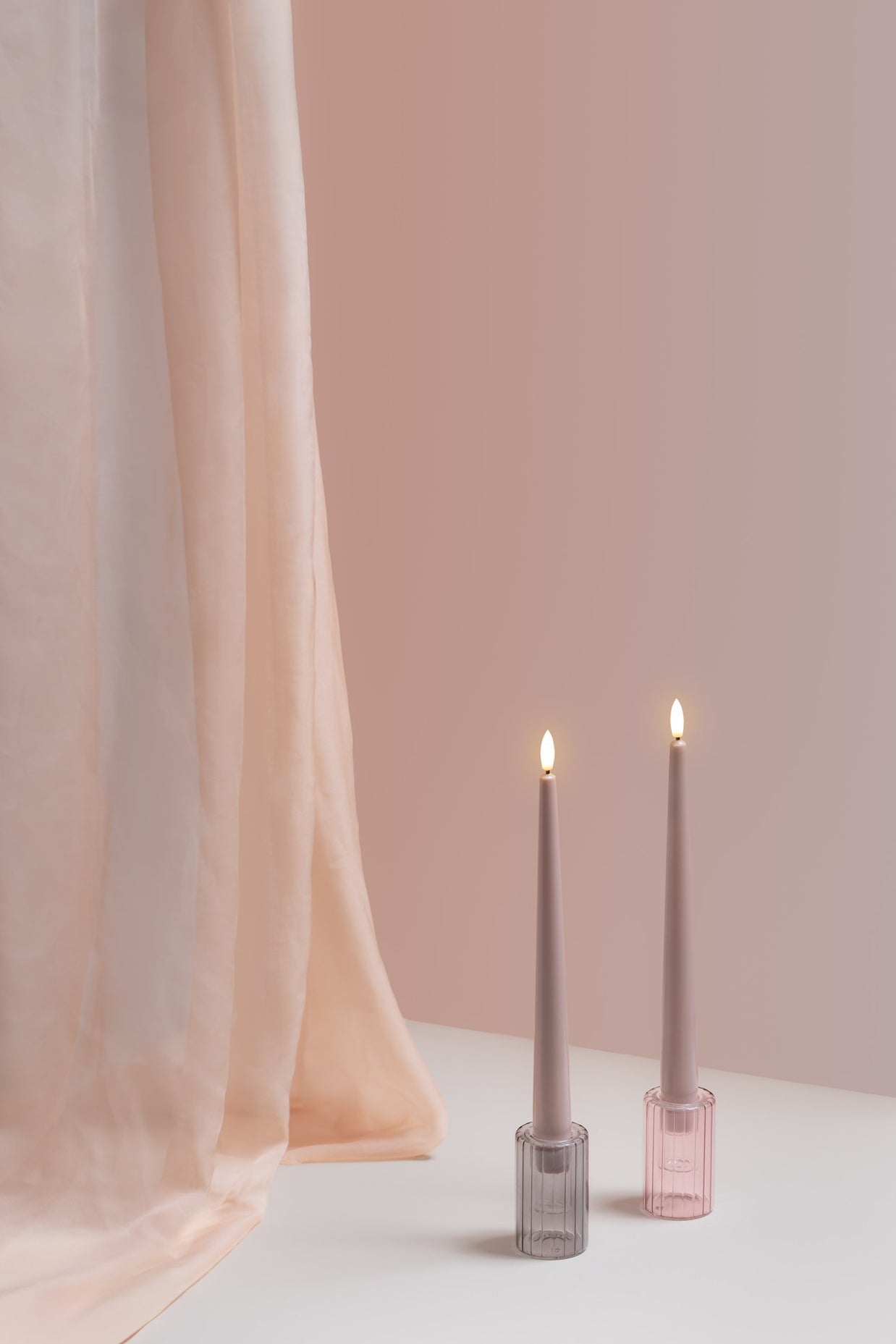 Set 2 bougeoirs en verre Rose