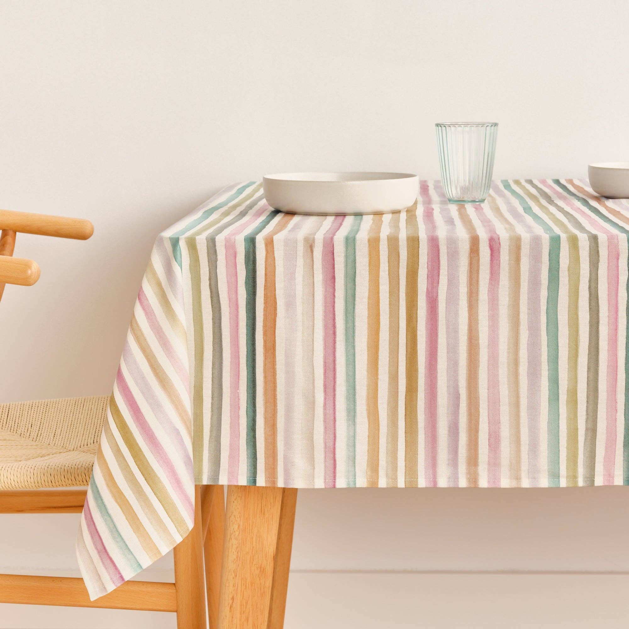 Nappe en résine résistante aux taches Naiara 4-100: 200 x 140 cm