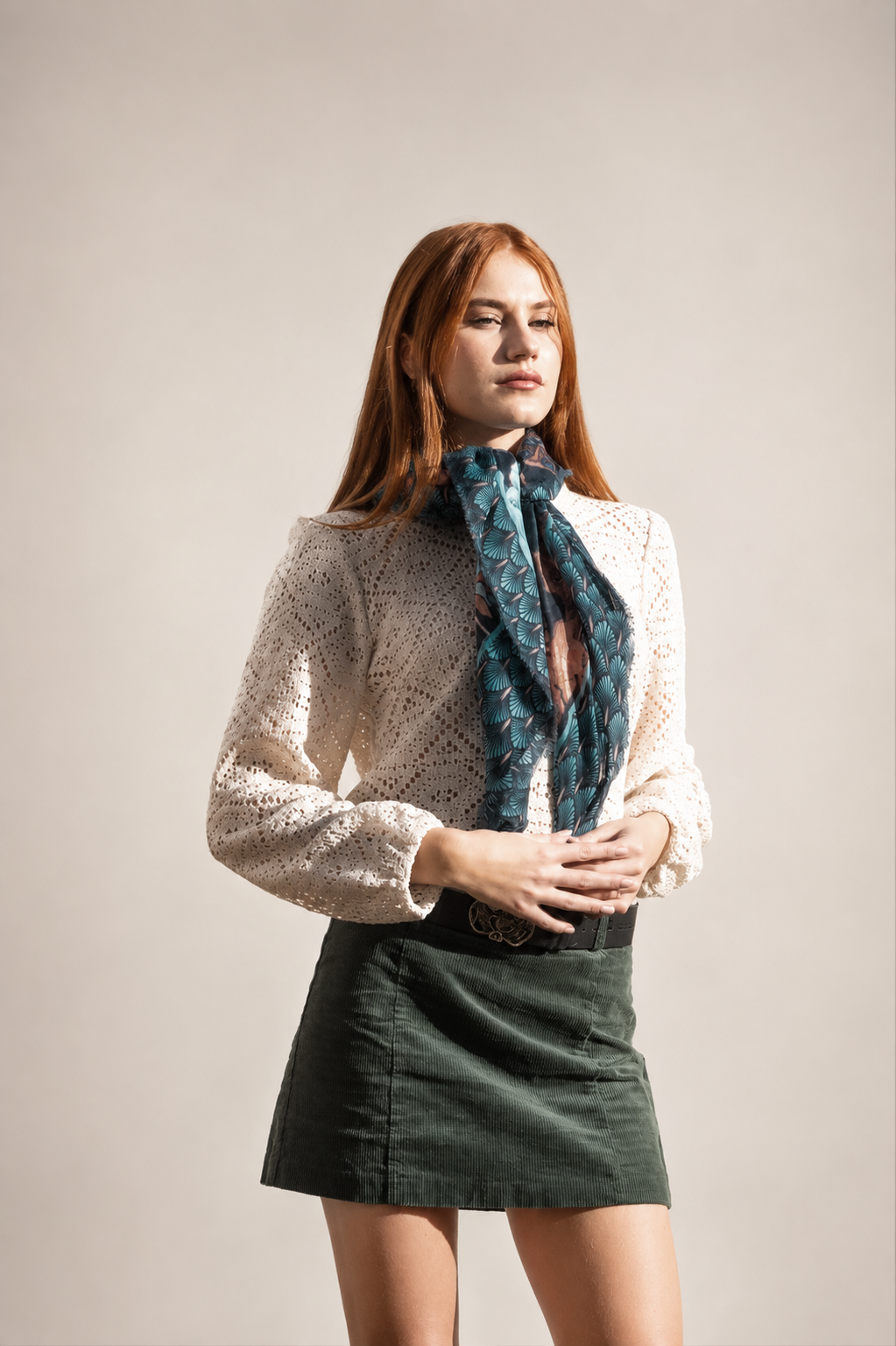 Foulard carré 90x90cm en cachemire imprimé LYS INDIGO