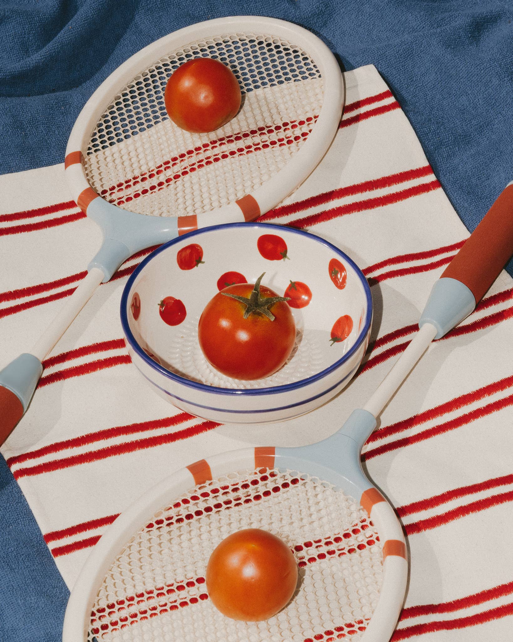 Plaque râpe à ail en céramique - Moyenne Rouge et Bleue - Pomodoro: AVEC EMBALLAGE