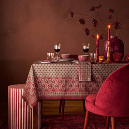 Nappe Blooming Tales Rouge Foncé 150cm x 250cm