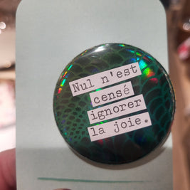 Badge Nul n'est censé