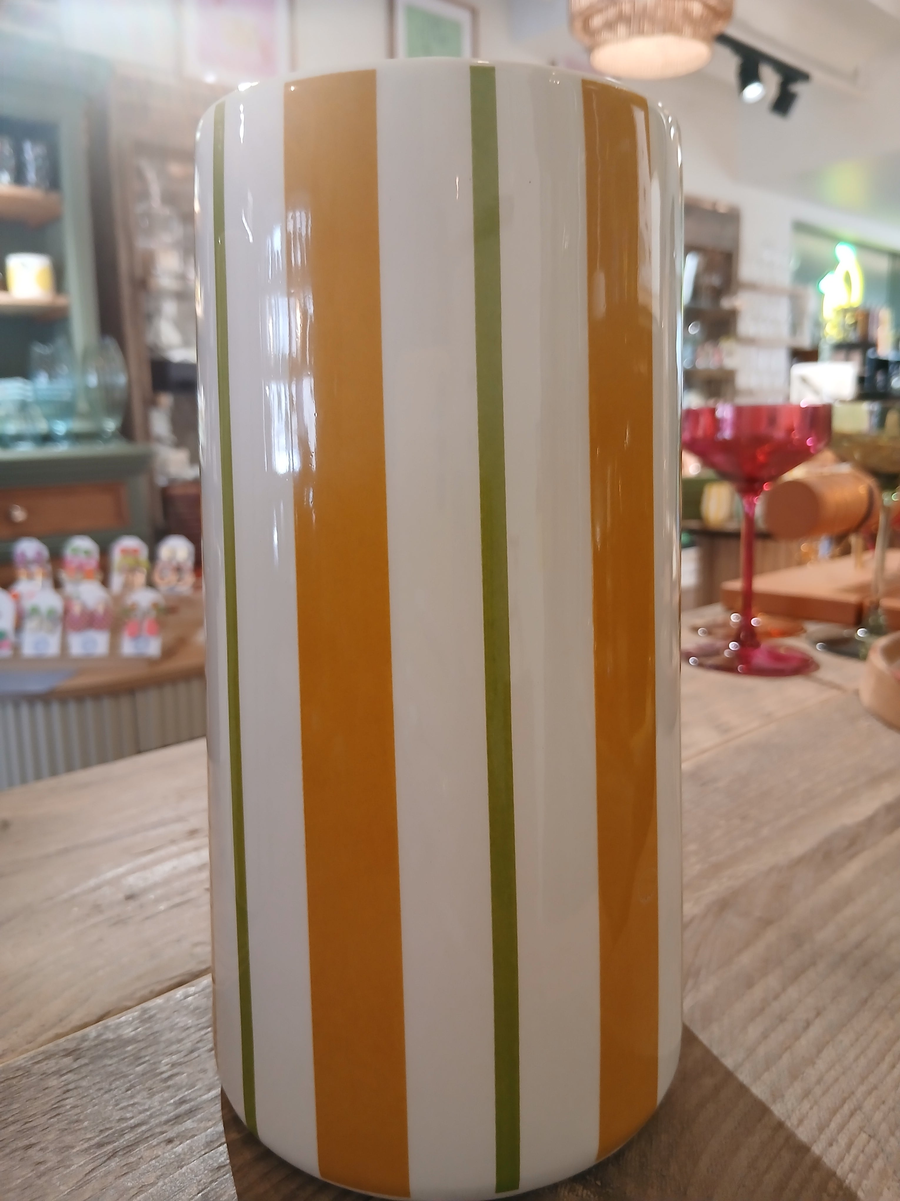 Vase ligné jaune et vert